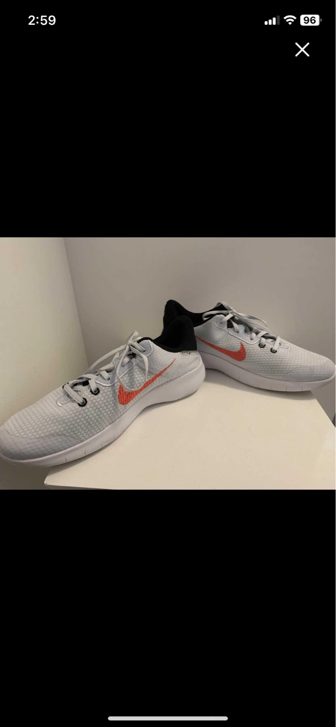 Nike men’s runners, size 11