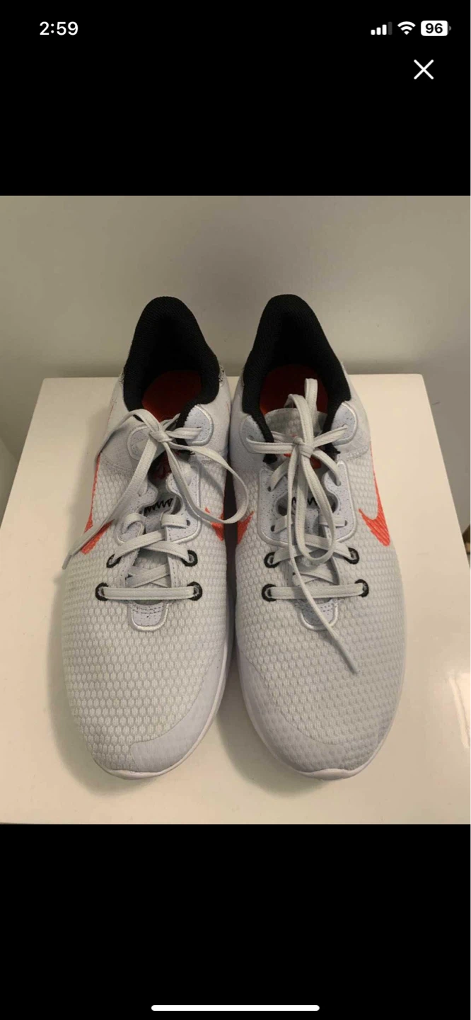 Nike men’s runners, size 11 - photo 2