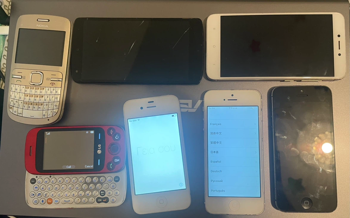 Vintage Phones & Smartphones Lot