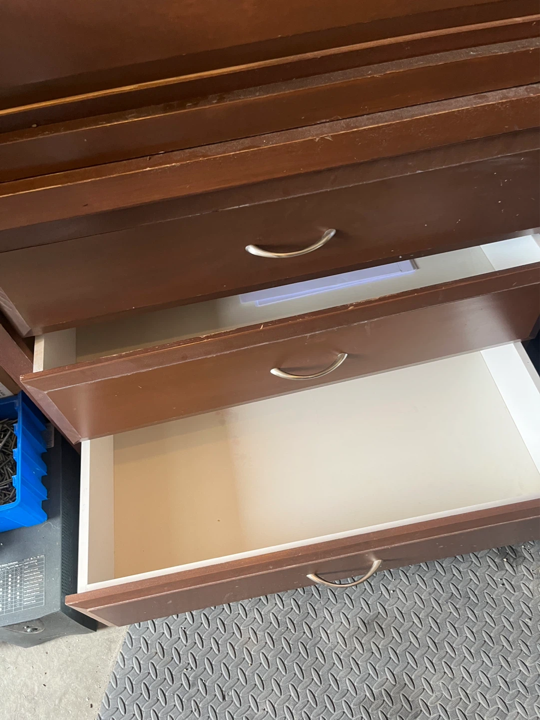 3 Drawer Dresser - photo 2