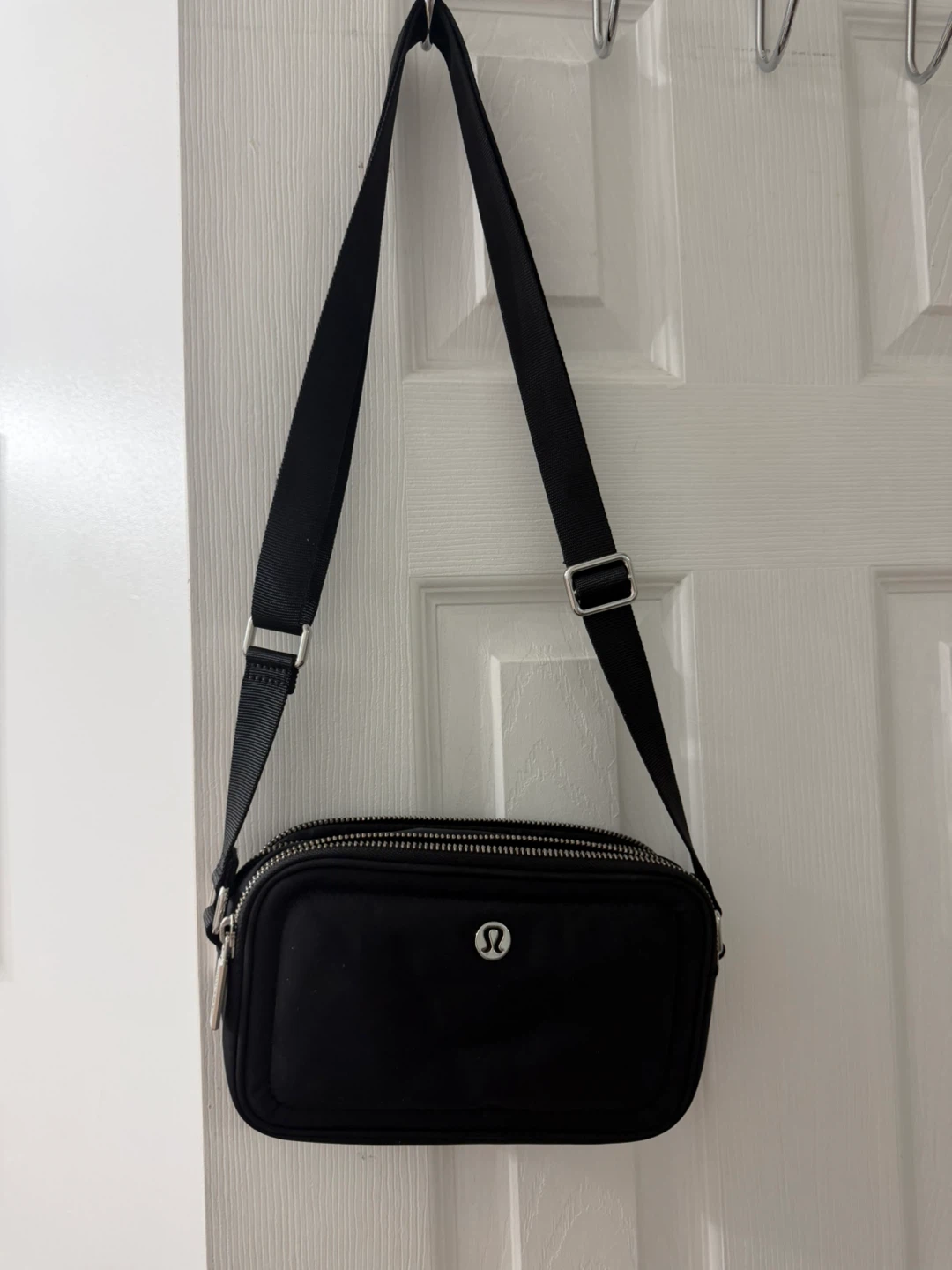 Lululemon Everywhere Crossbody Bag - photo 5