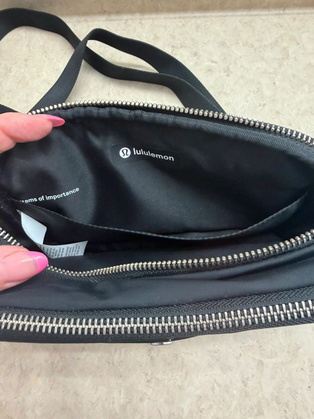 Lululemon Everywhere Crossbody Bag - photo 3