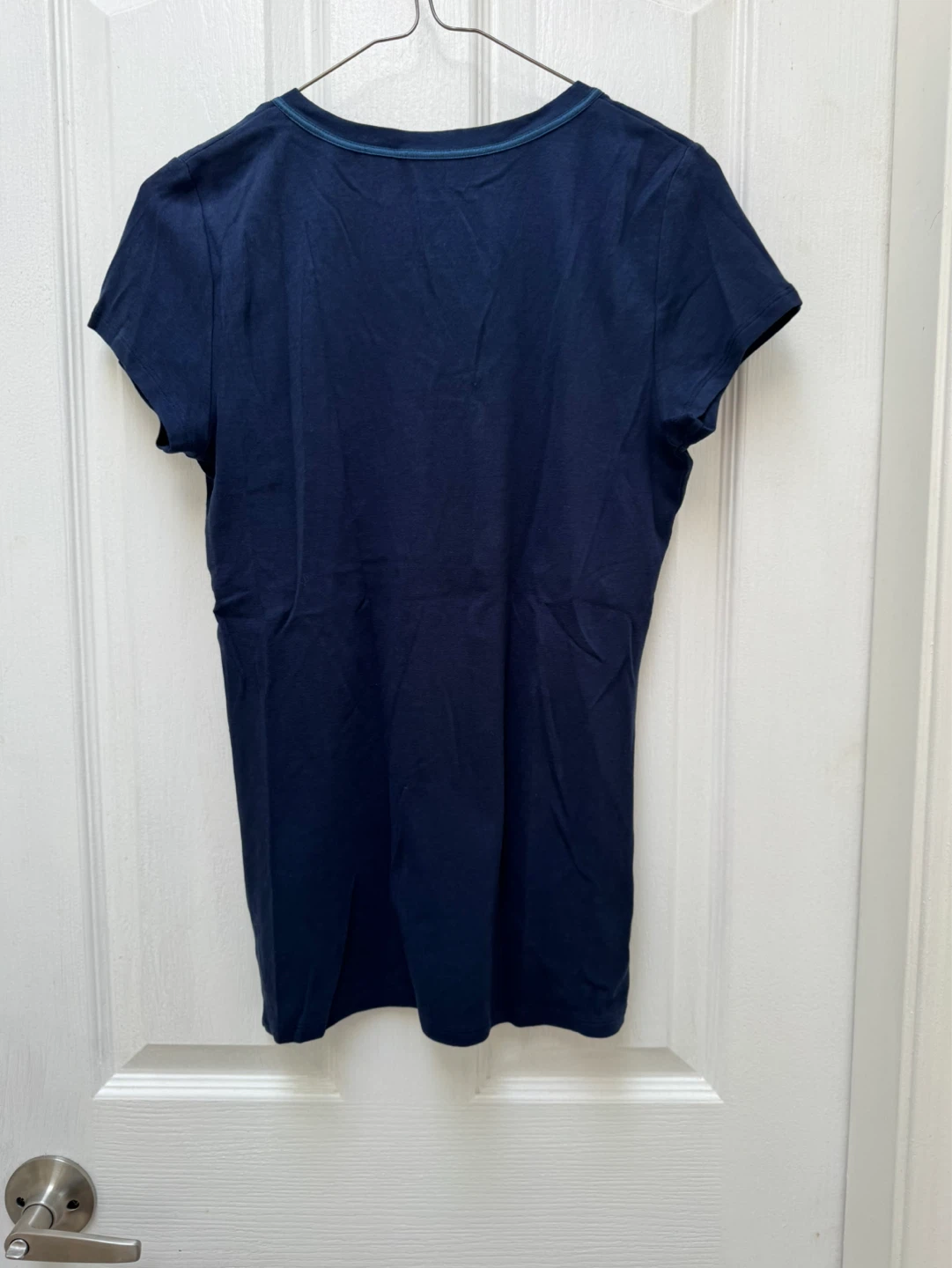 Calvin Klein Jeans V-Neck T-Shirt women’s medium - photo 2
