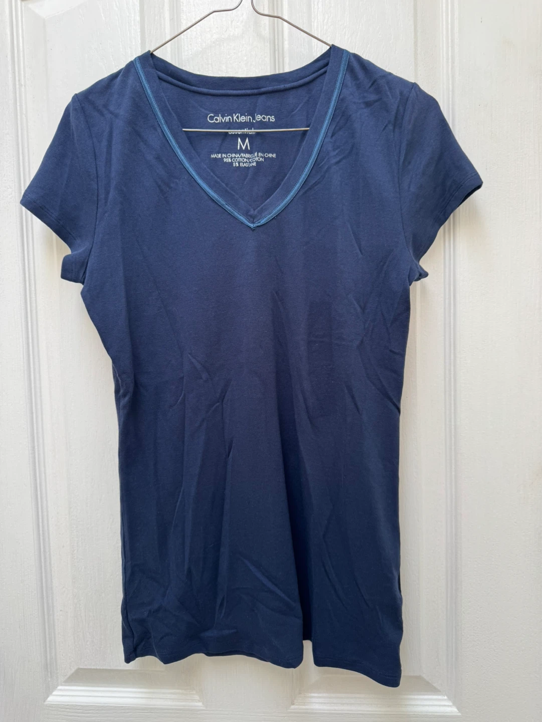 Calvin Klein Jeans V-Neck T-Shirt women’s medium