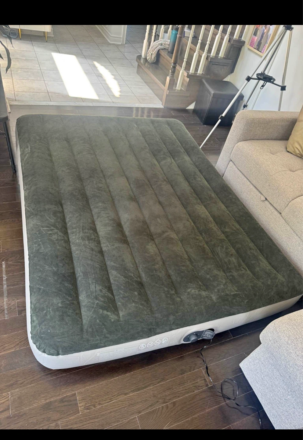 Intex Dura-Beam Queen Air Mattress with USB Pump - photo 2