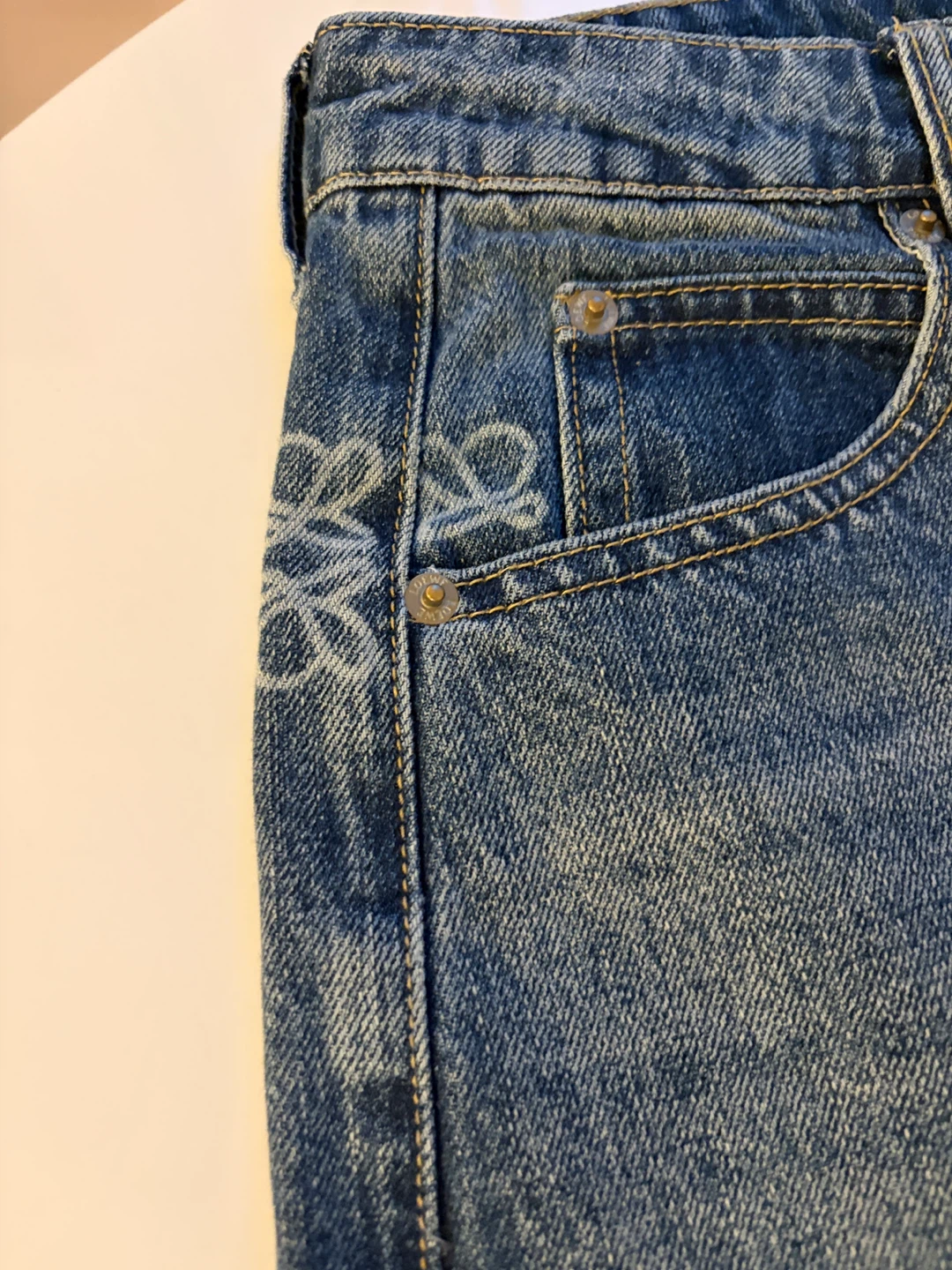 Barrel leg jeans