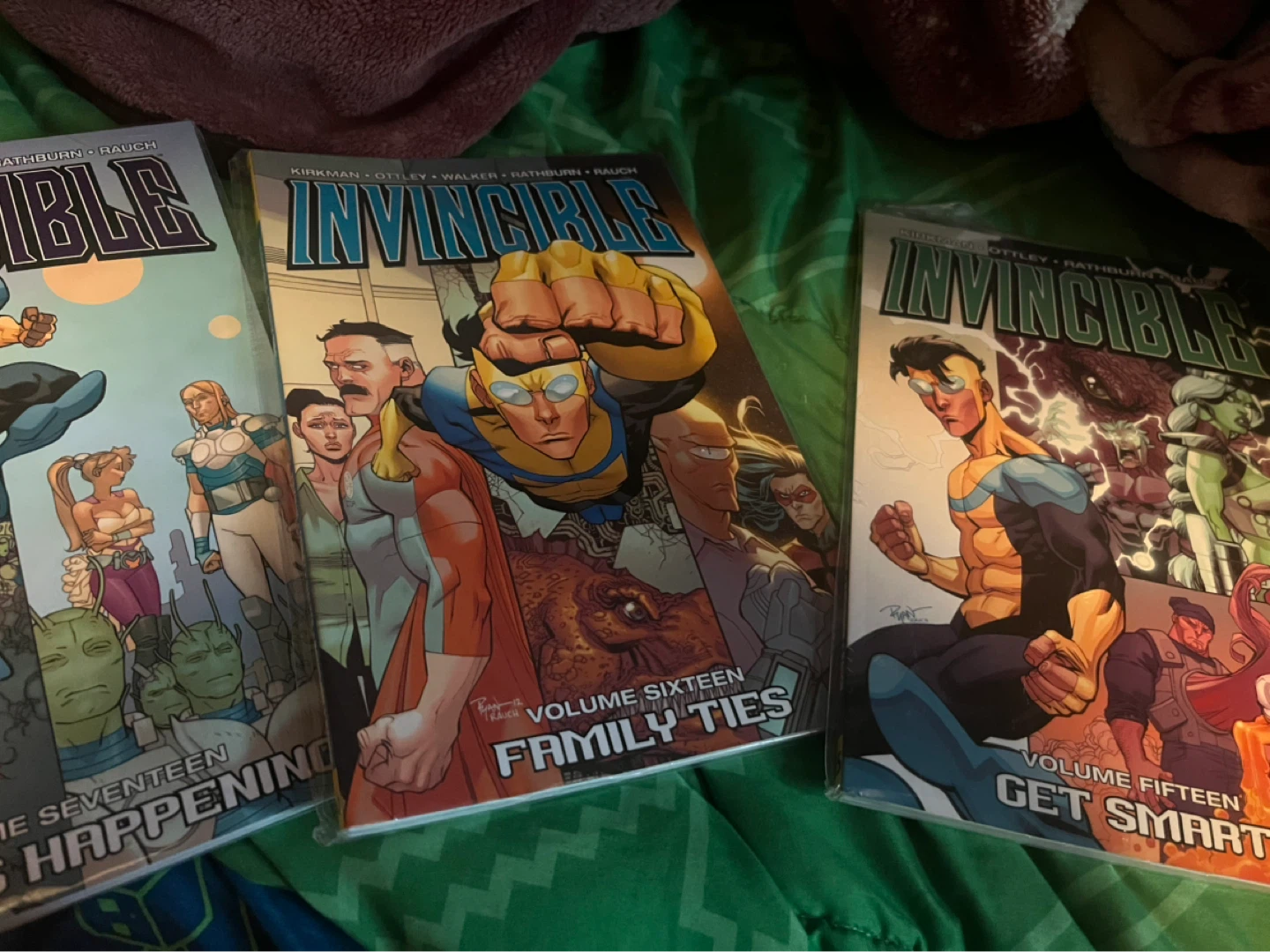 Invincible comics volumes