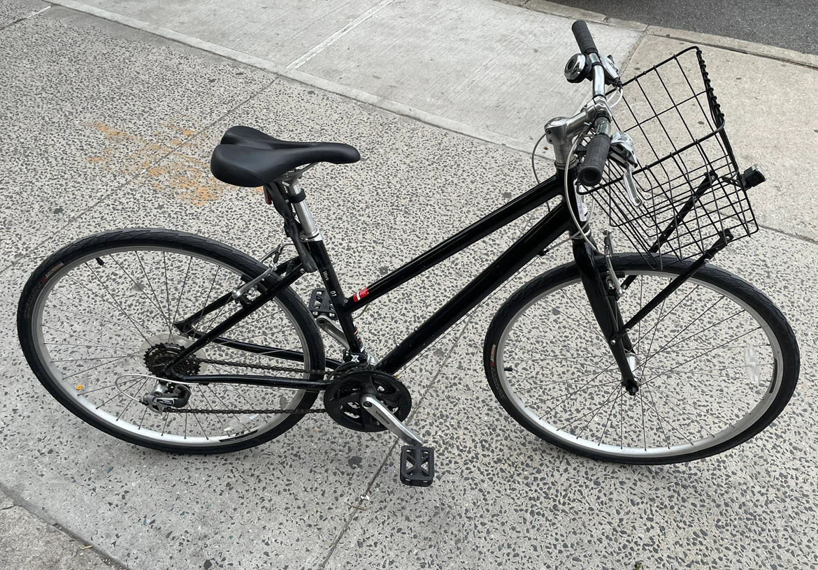 Black GLOBE “Work 1”Bike w/ Front Basket