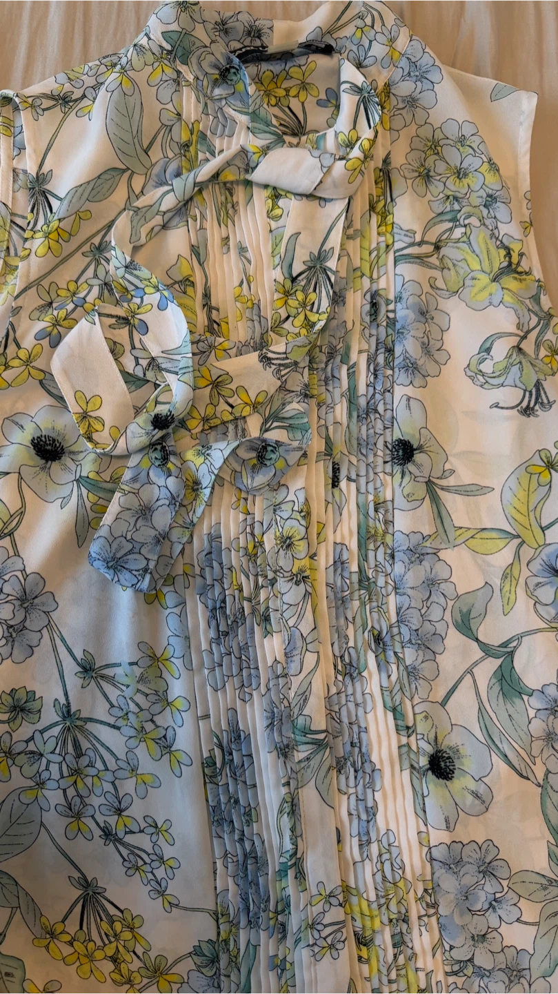 Karl Lagerfeld Paris Floral Pleated Blouse S/CH/P