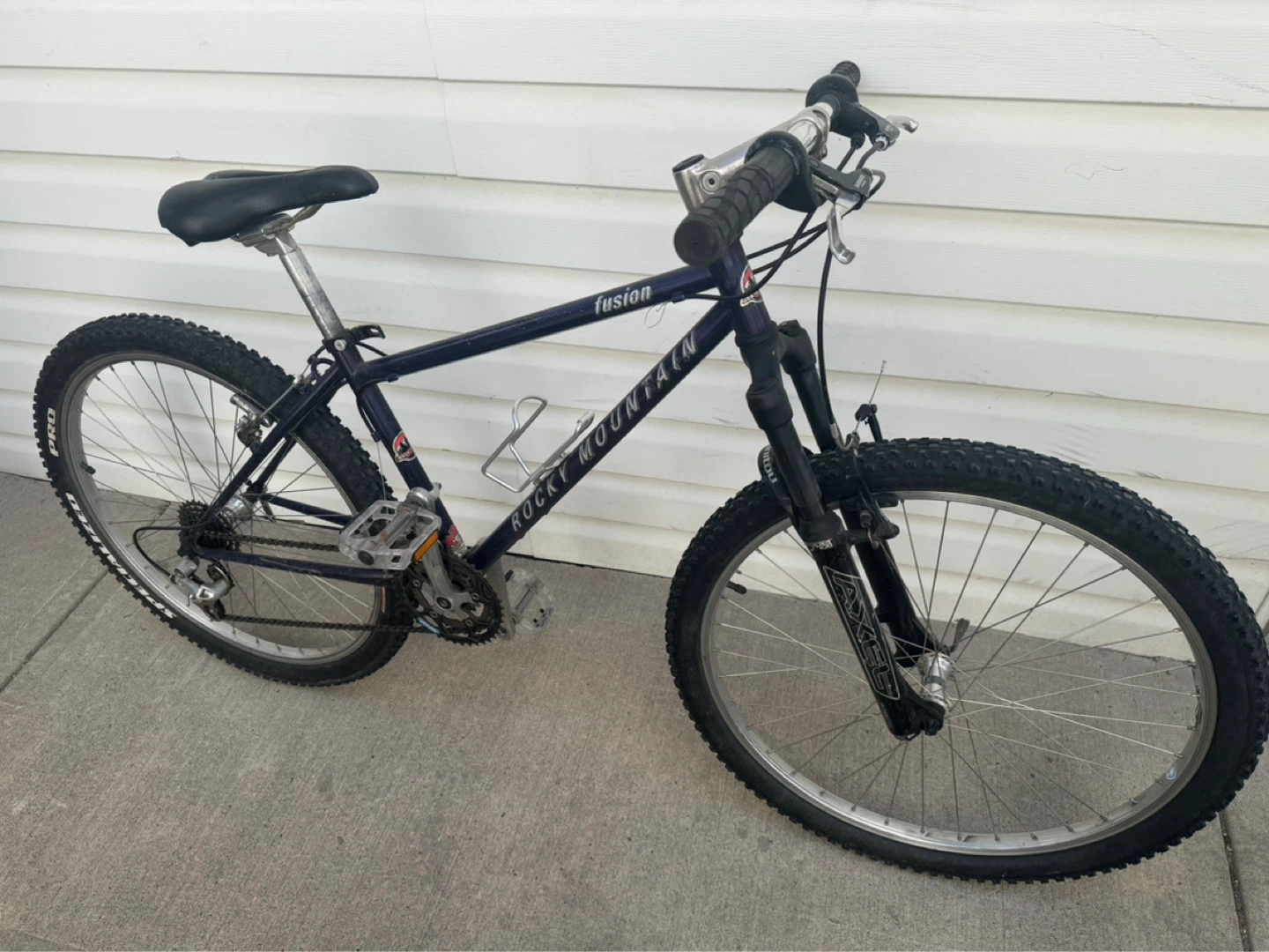 Rocky Mountain Lite weight Mountain Bike - photo 3