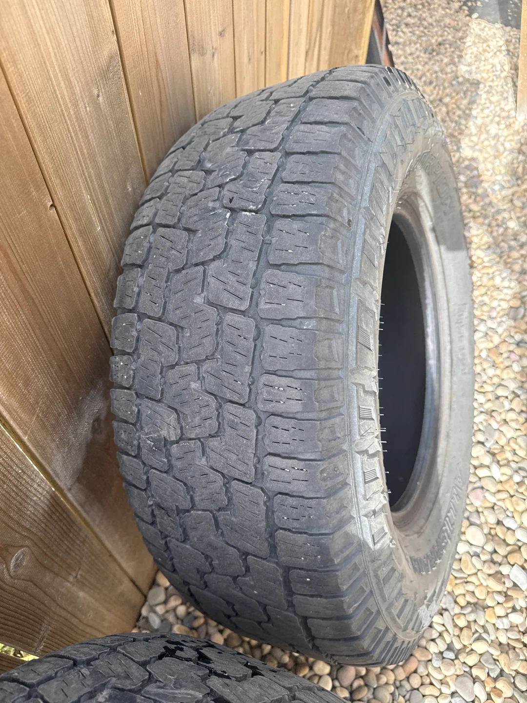 4 265/70/16 tires - photo 3