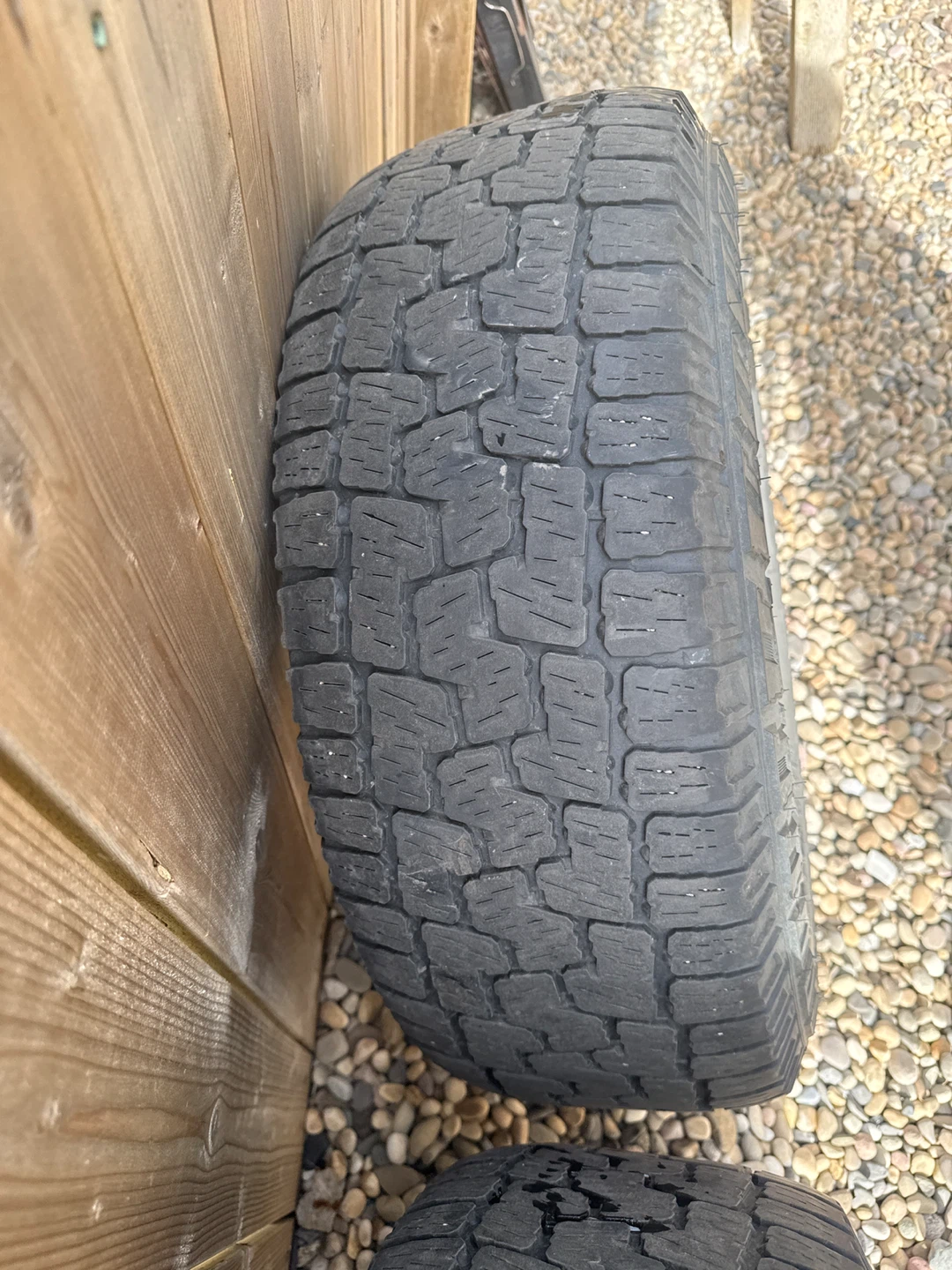 4 265/70/16 tires - photo 2