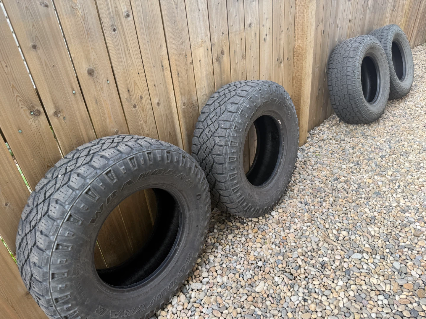 4 265/70/16 tires