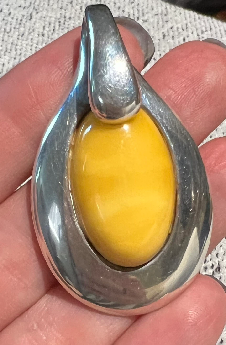 Large Baltic Butterscotch Amber Pendant - photo 4
