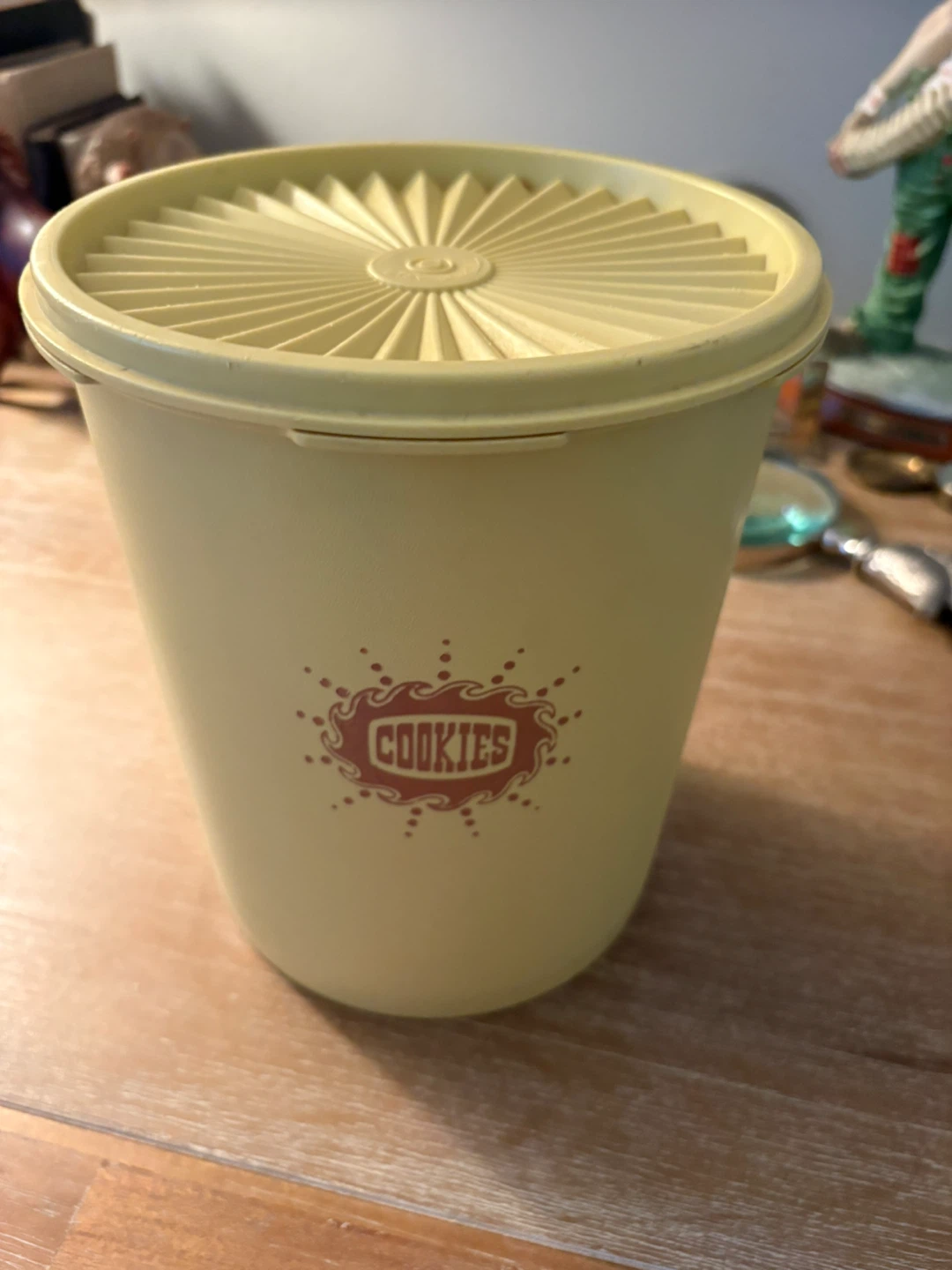 Tupperware "Cookies" Canister