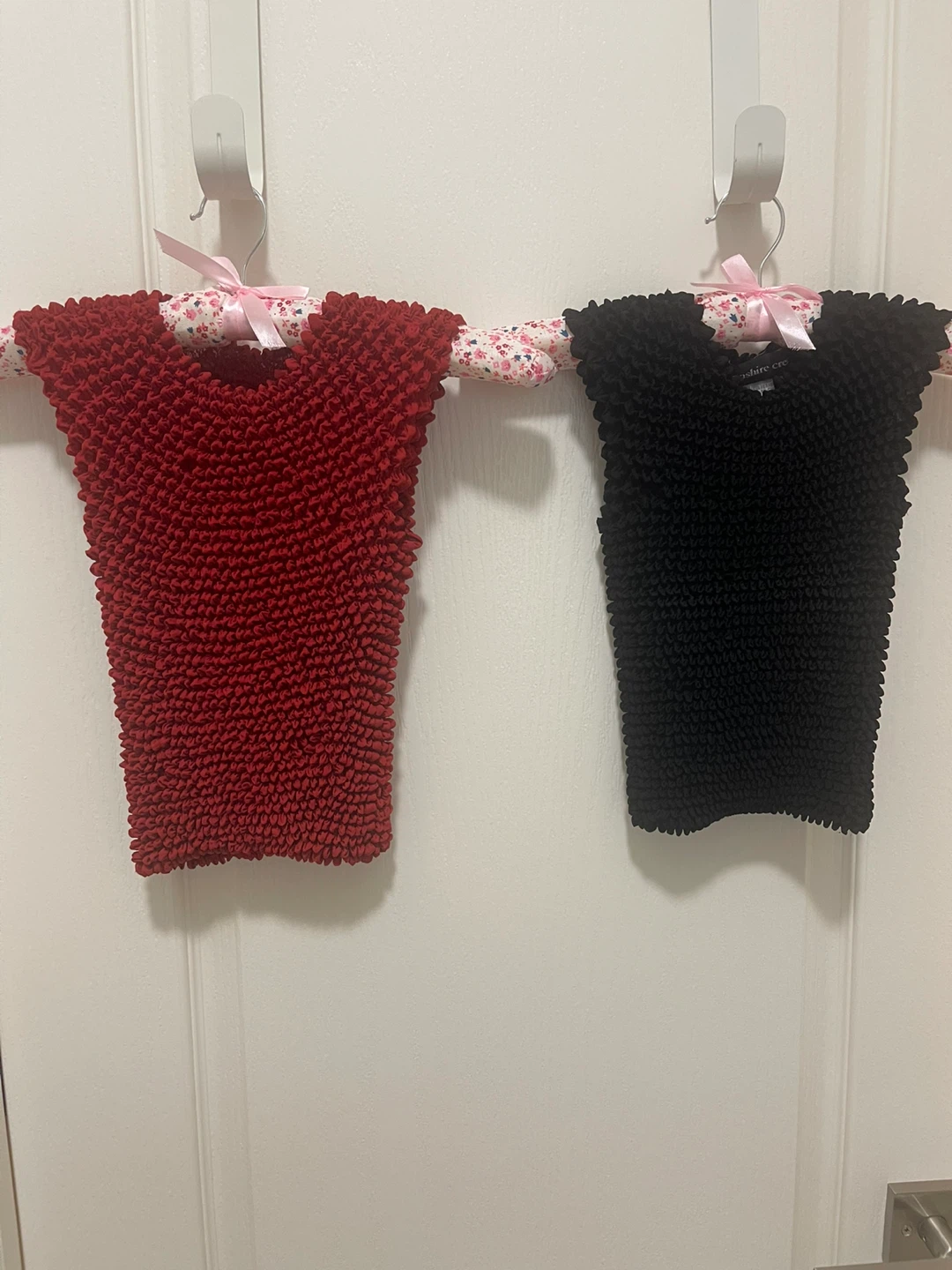 Popcorn Knit Tank Tops - Red & Black