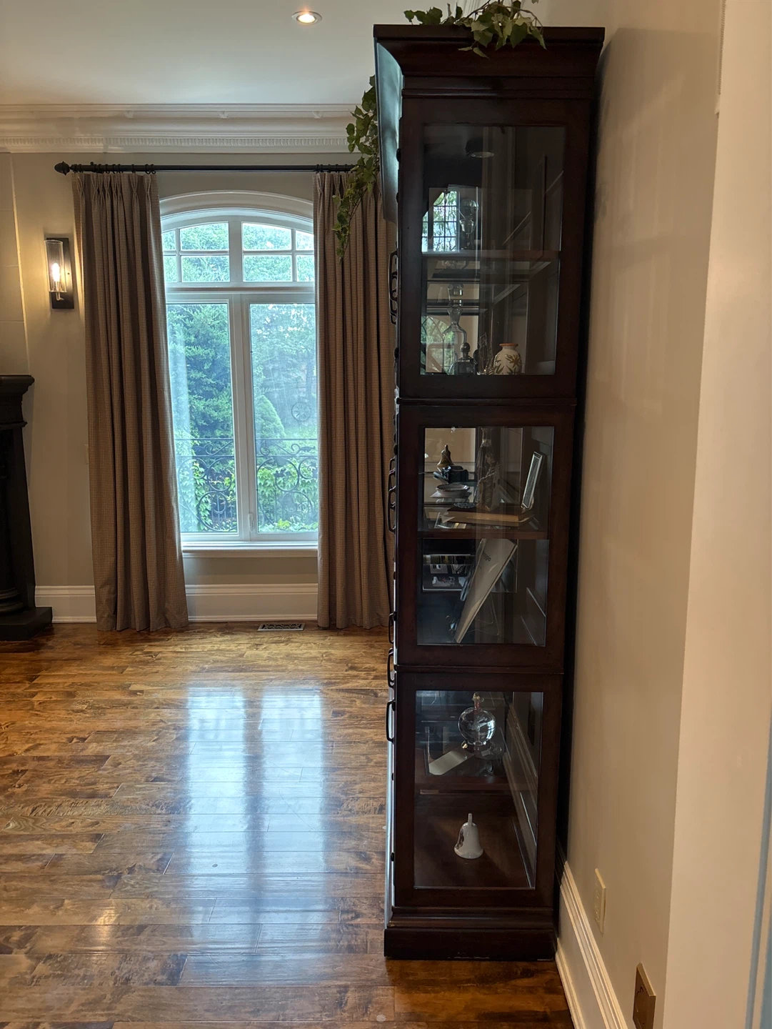 Thomasville Large Wood & Glass Display Cabinet - photo 3