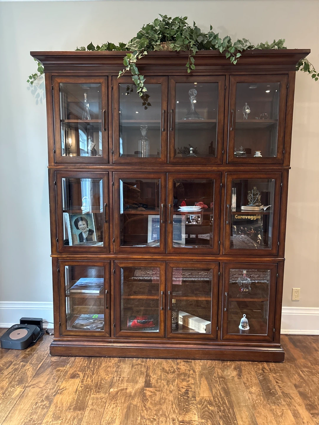 Thomasville Large Wood & Glass Display Cabinet