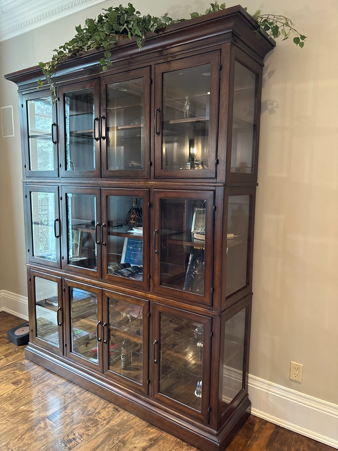 Thomasville Large Wood & Glass Display Cabinet - photo 2