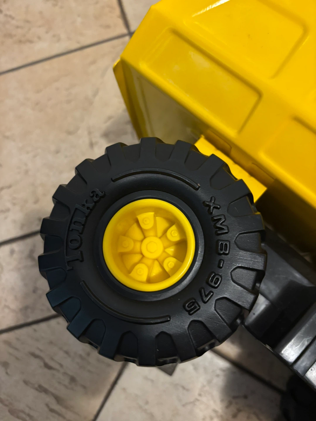 Tonka 354 Yellow Dump Truck Toy - photo 2
