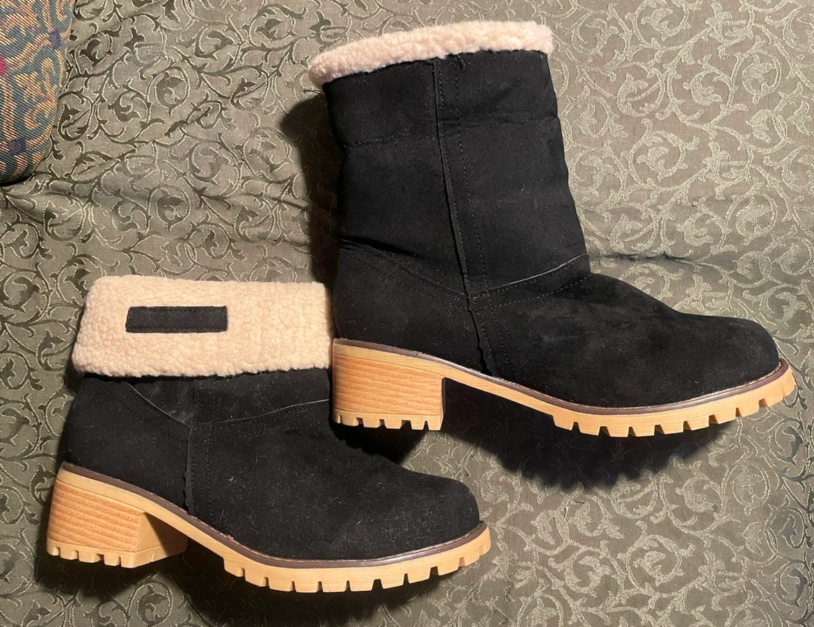 Women Black Faux Suede Bootie w/ compfy rubber sole/heel - photo 3