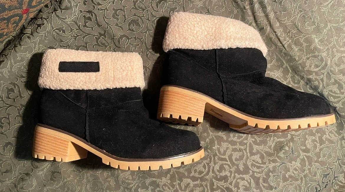 Women Black Faux Suede Bootie w/ compfy rubber sole/heel - photo 5