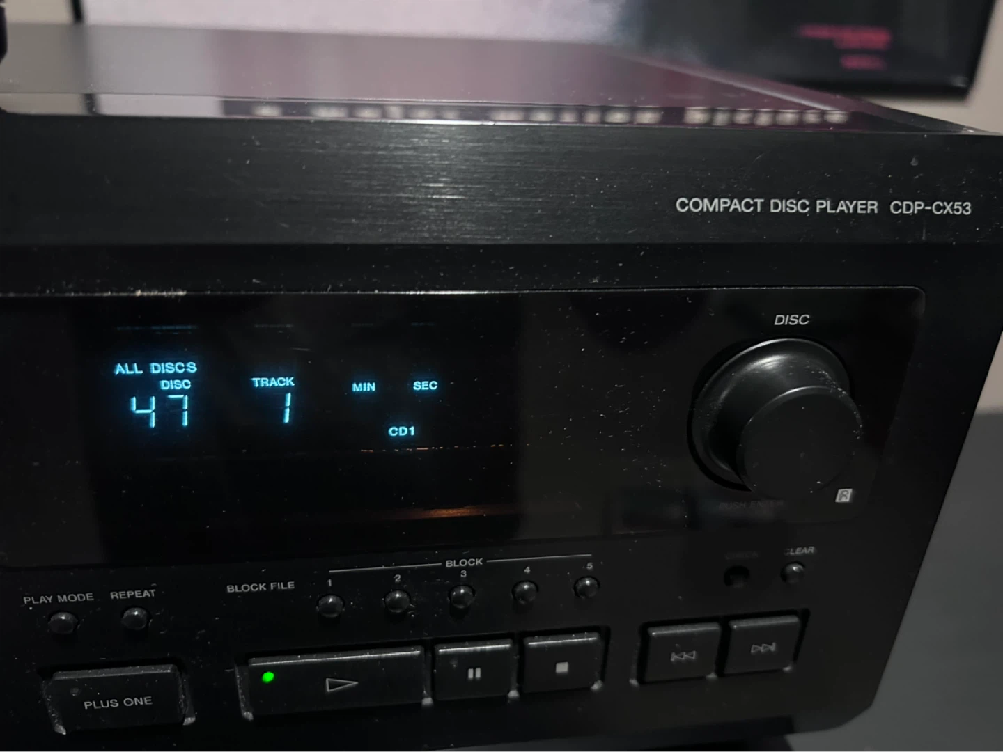 Sony CDP-CX53 MegaStorage 50+1 CD Player - photo 4