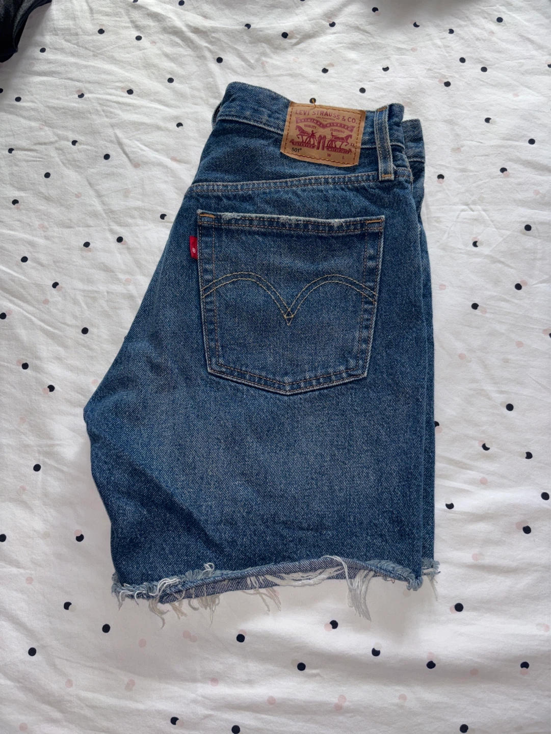 Levi's 501s Women's Denim Shorts size 26 - photo 2