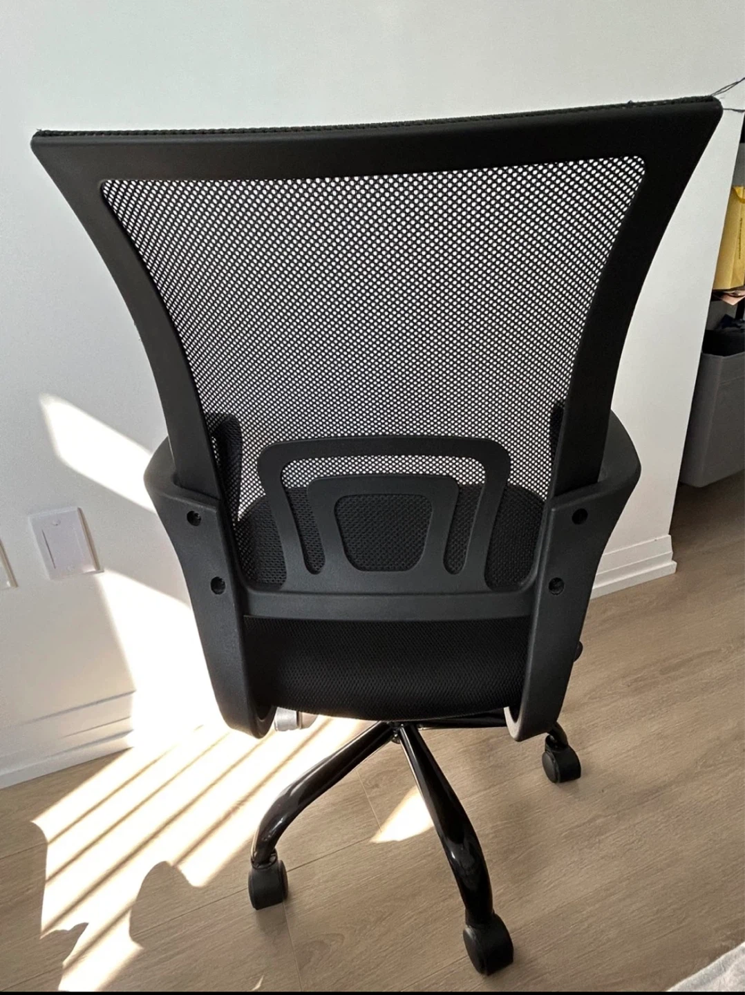 Black Mesh Office Chair - photo 3