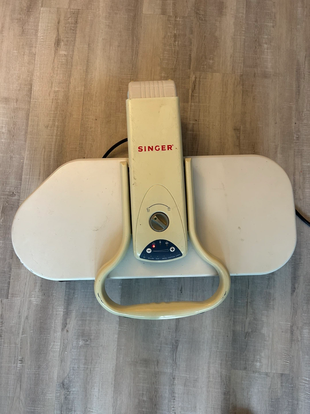 Singer Steam Press Iron - photo 2