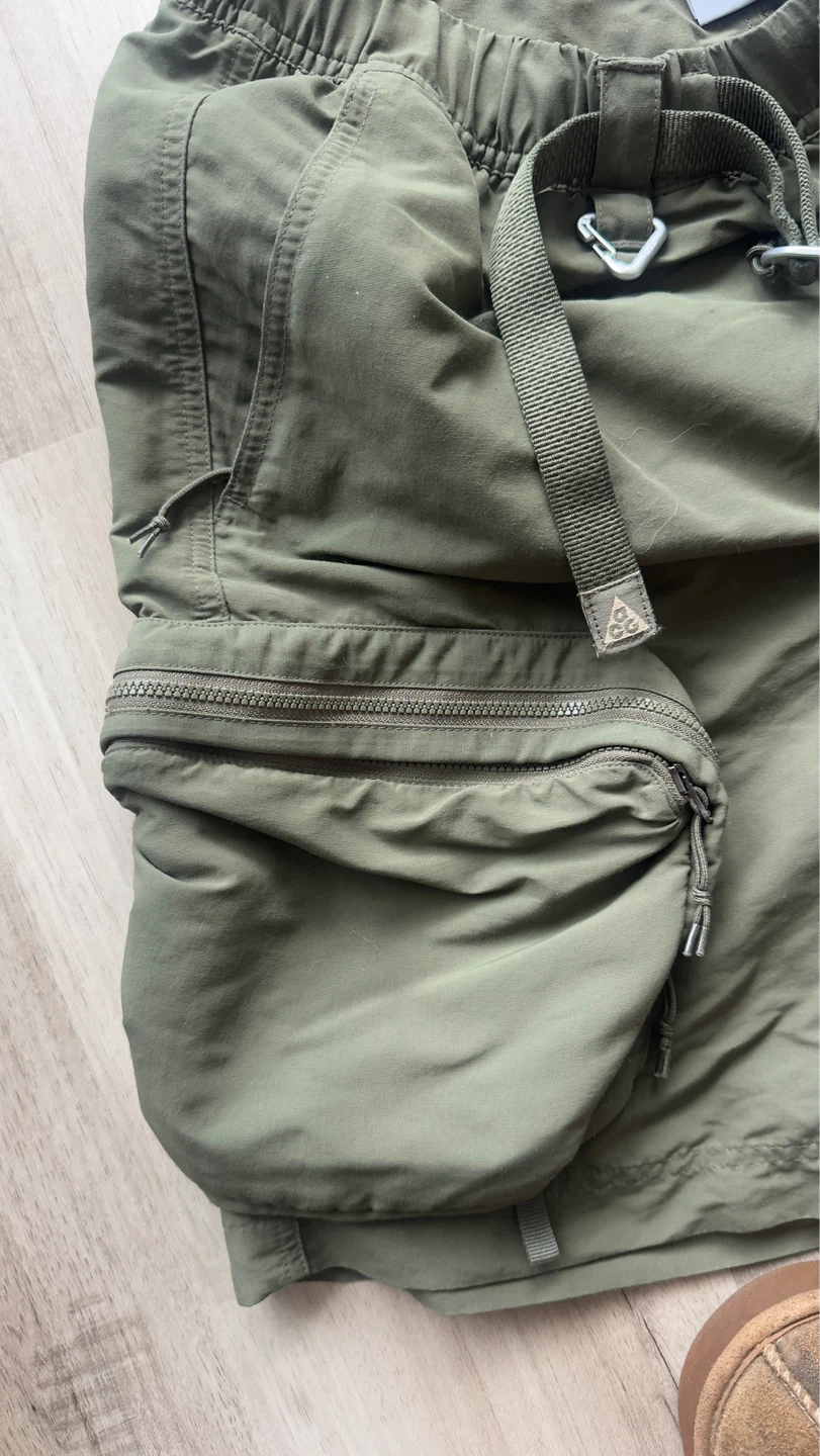 Nike ACG Cargo Shorts - Olive Green - Size S - photo 5