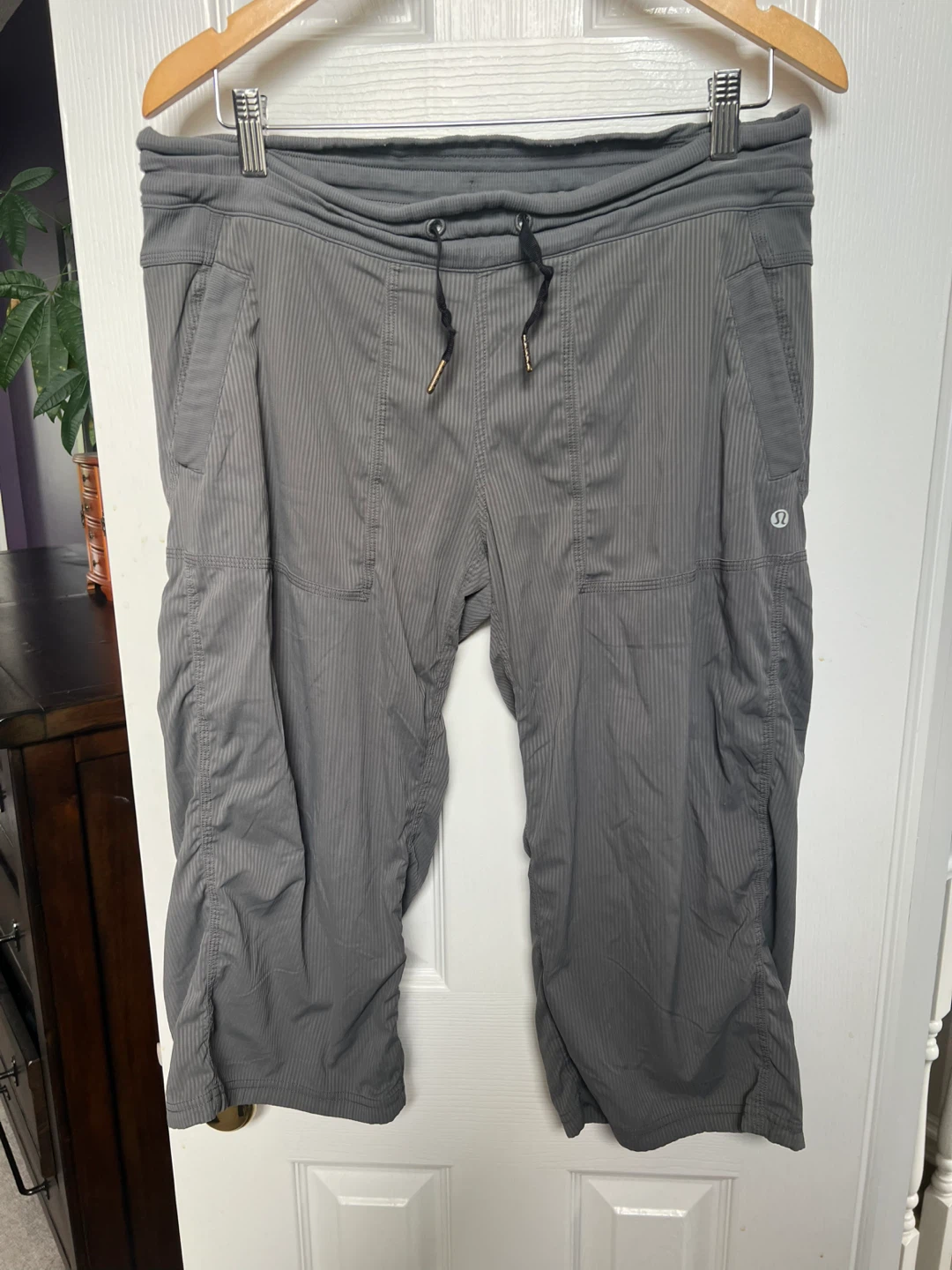 Size 10 lulu studio crops