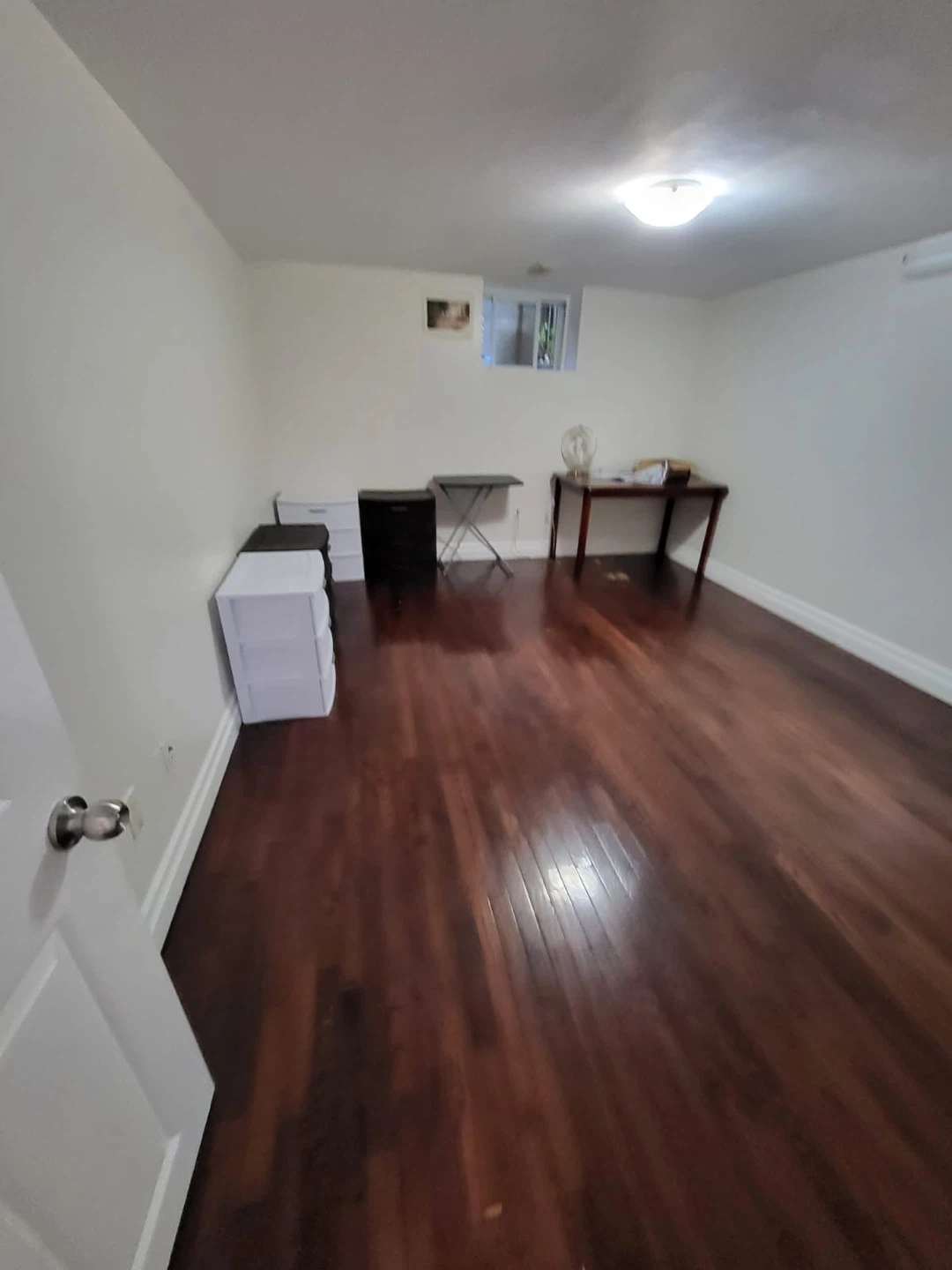 One bedroom basement for rent - photo 3