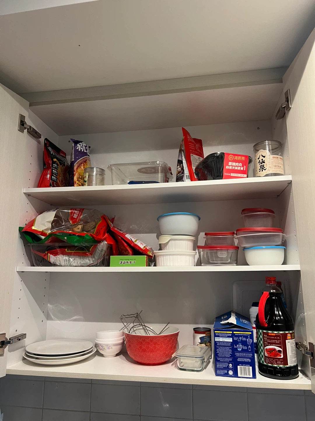 Moving sale-kitchen containers etc