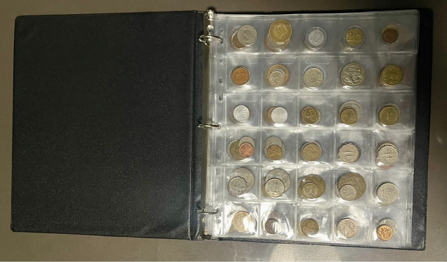 World coin collection of 340 coins (66 countries)