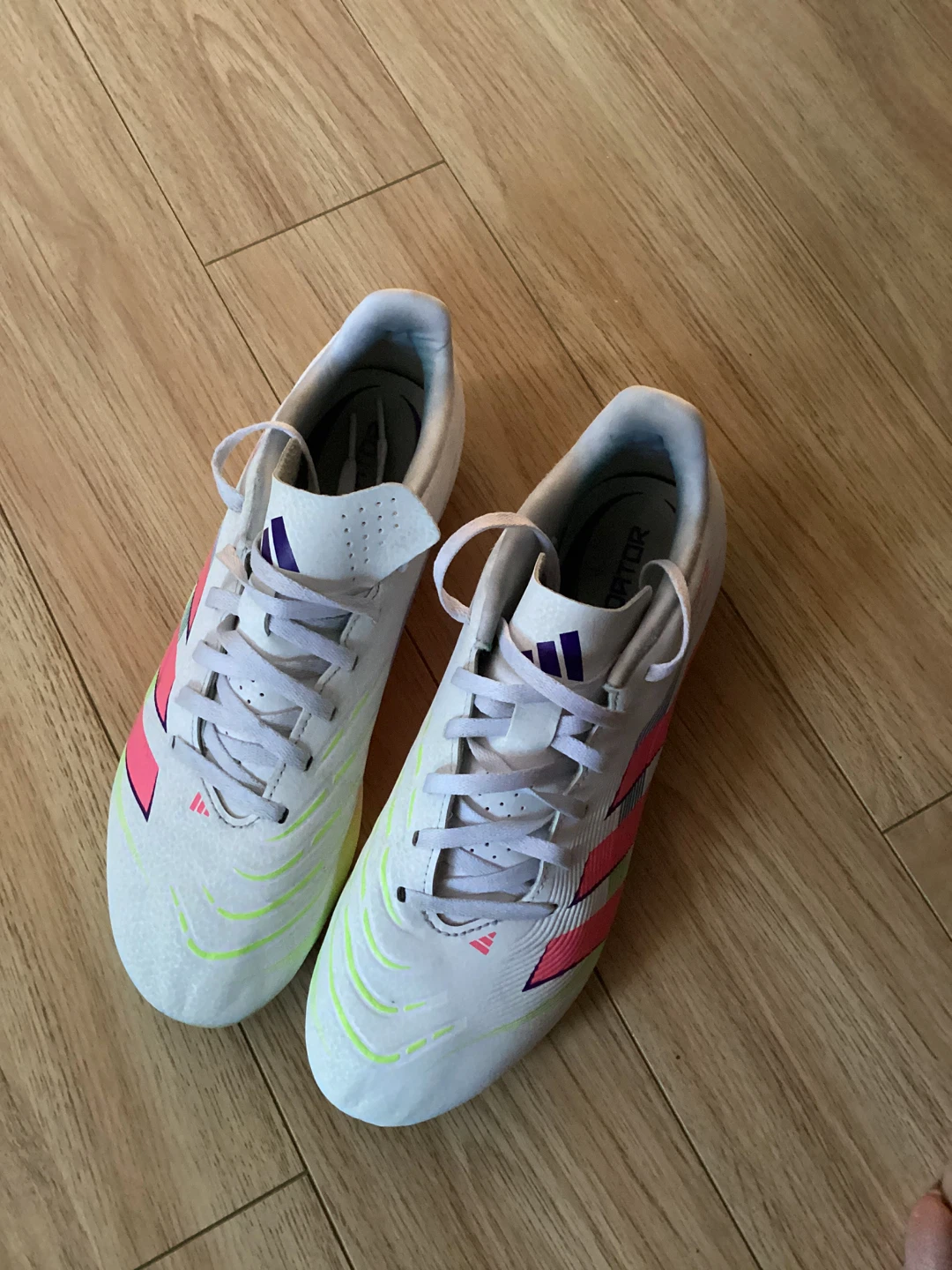 Adidas unisex Predator Club Firm Ground Cleats - size M 8 1/2 - photo 2