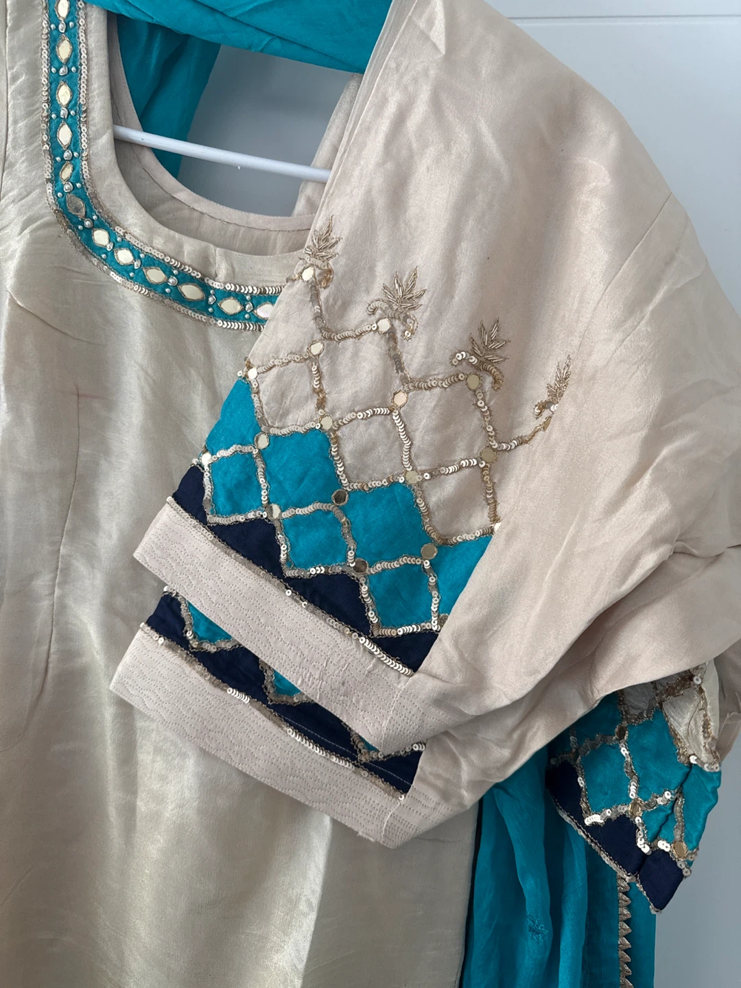 Women's Beige and Teal Embroidered Kurti with Dupatta - photo 2