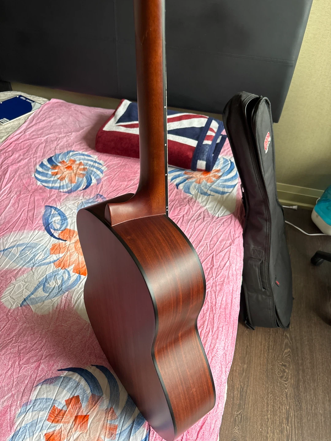Classical Guitar with Gig Bag - photo 3