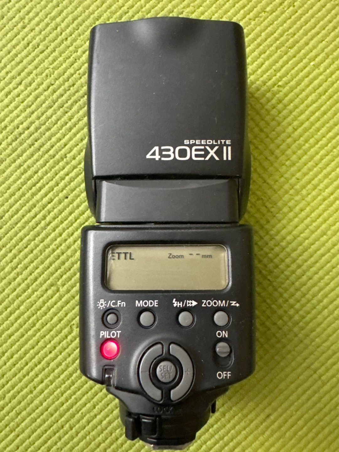 Canon Speedlite 430EX II External Flash with bag