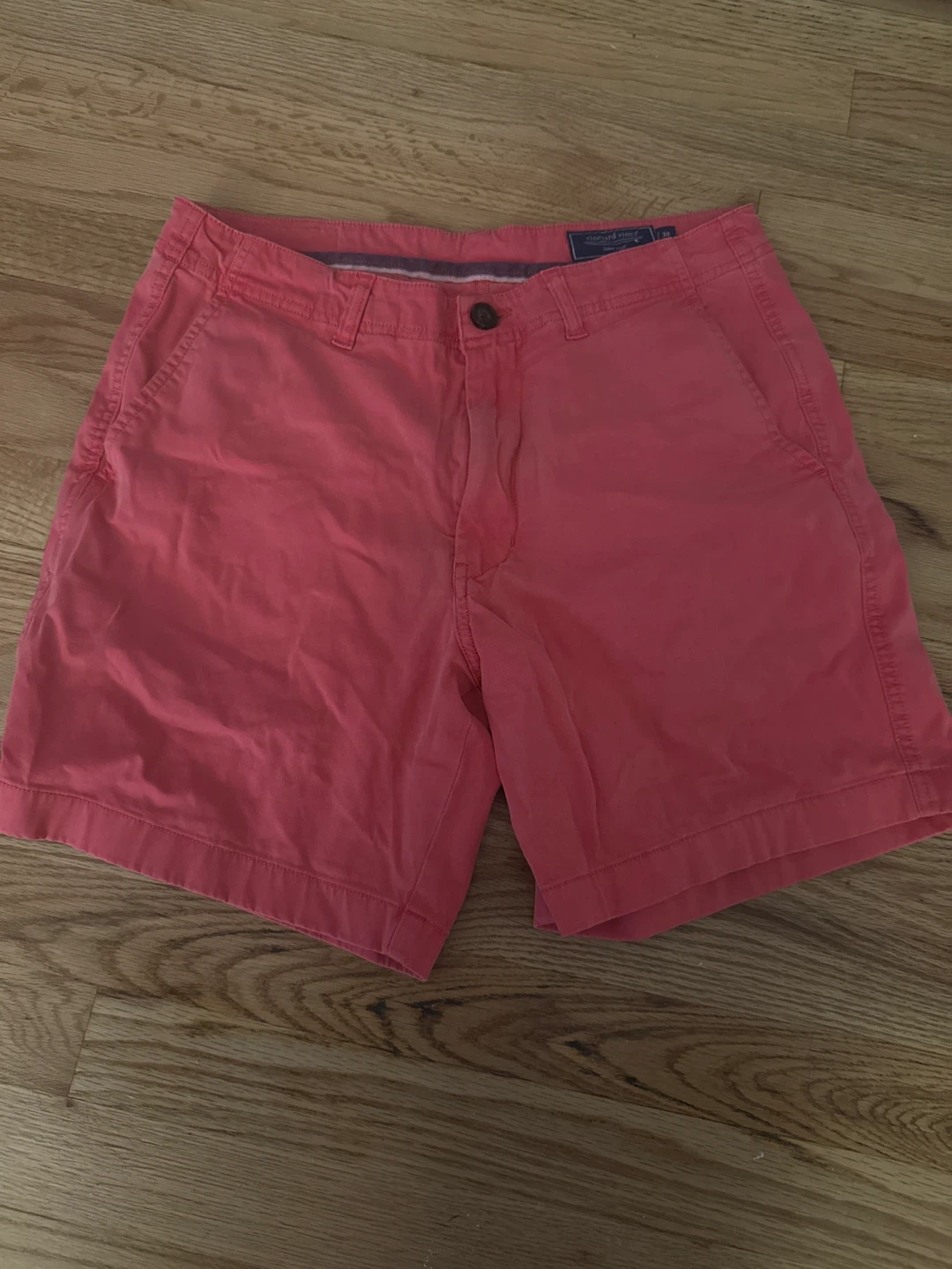 Vineyard Vines Men’s Coral Chino Shorts Size 30