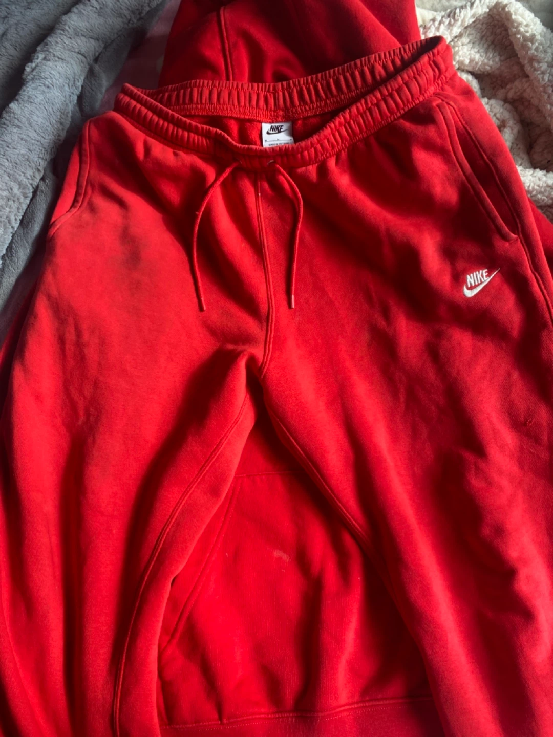 Red Nike Hoodie and Sweatpants Set - photo 2