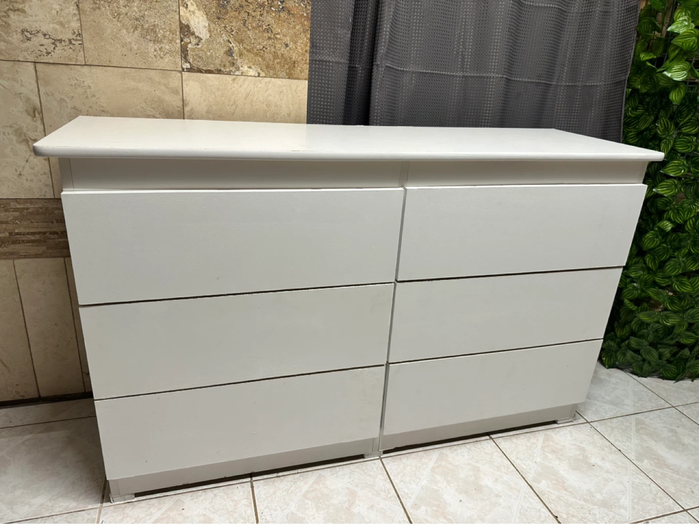 White 6-Drawer Dresser