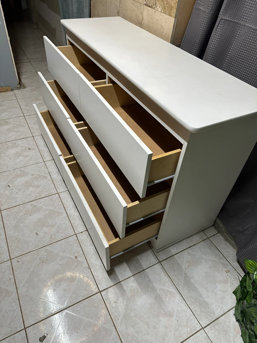 White 6-Drawer Dresser - photo 3