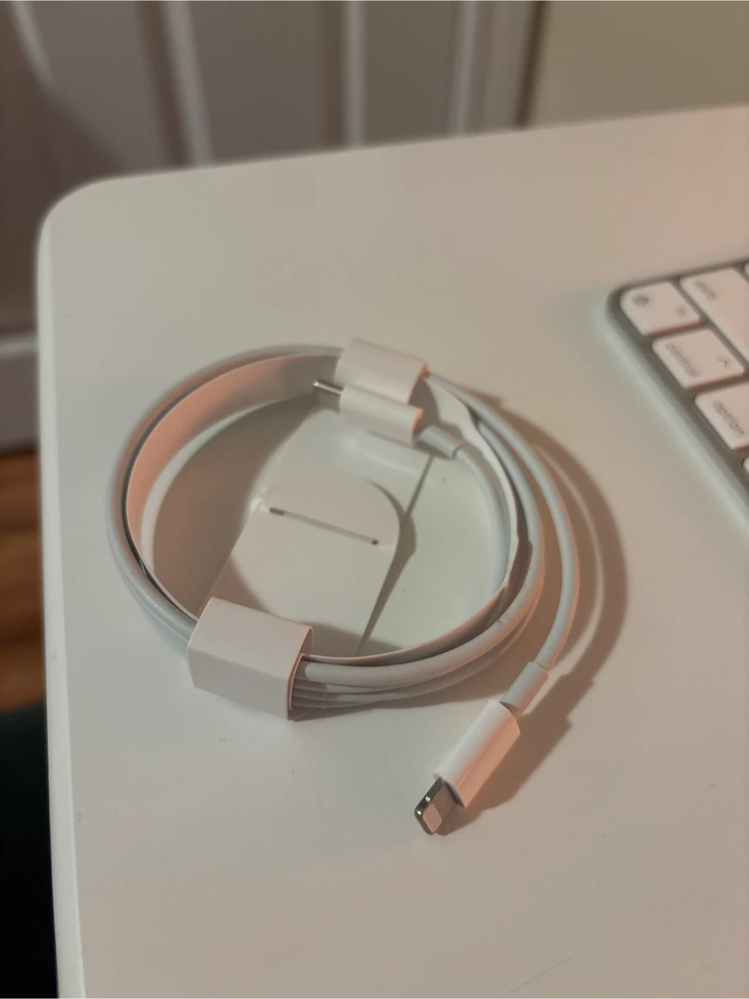 Apple Magic Keyboard with cable - photo 3