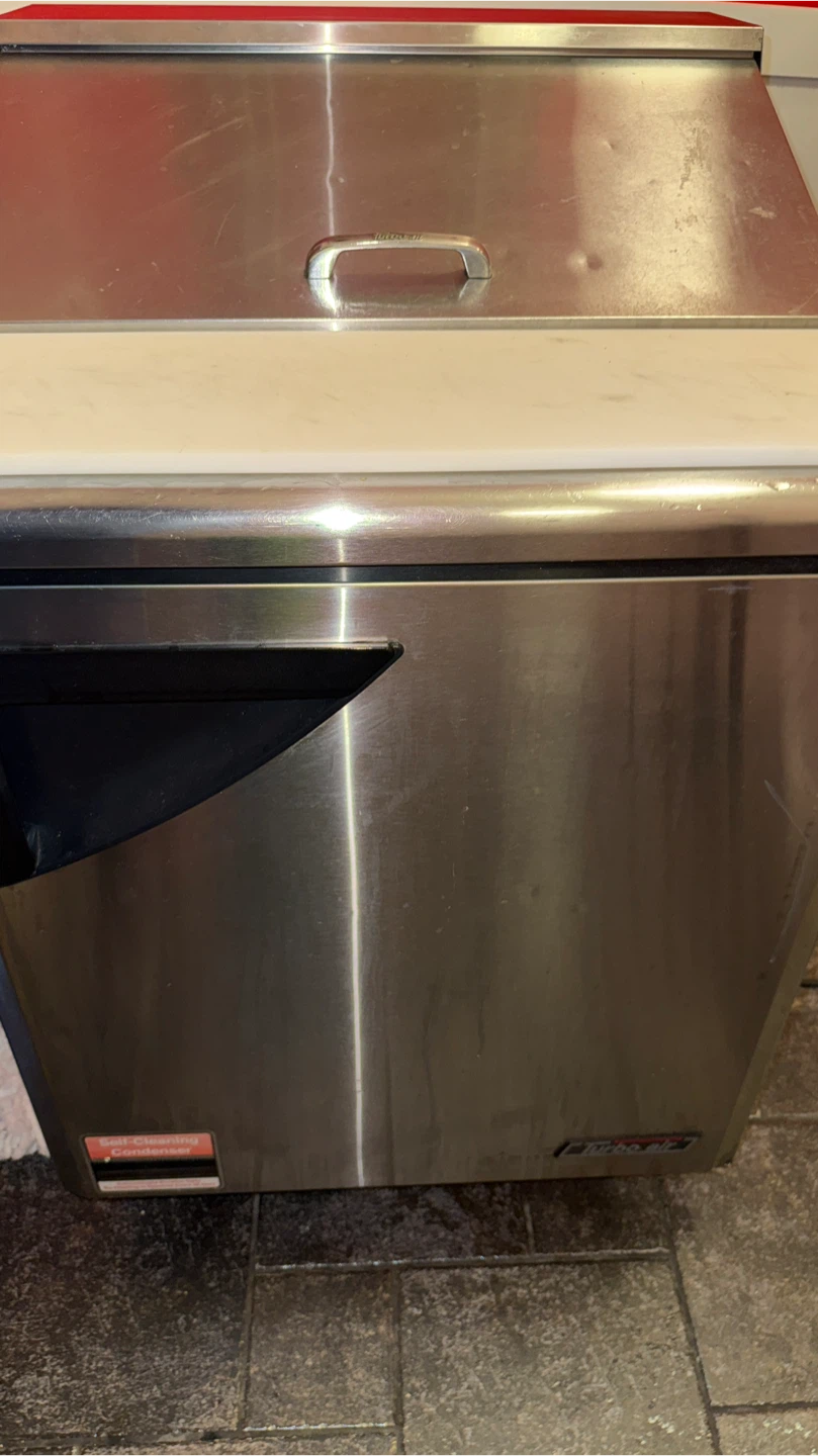 Commercial Refrigerated Sandwich Prep Table Turbo Air - photo 4