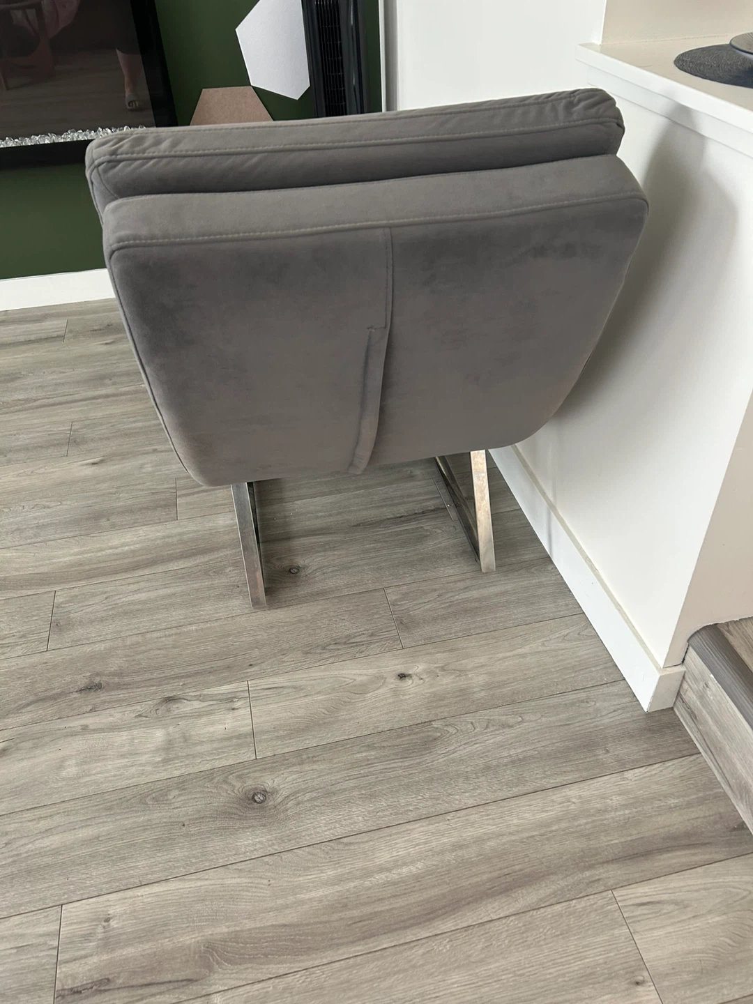 Grey Velvet Chaise Lounge Chair - photo 3