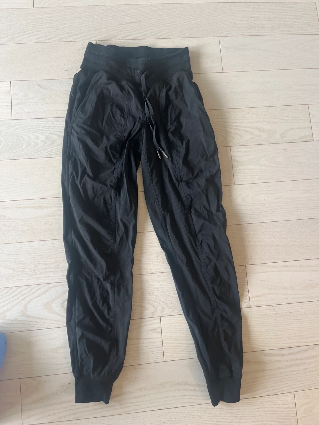 Lululemon black studio jogger pants size 2