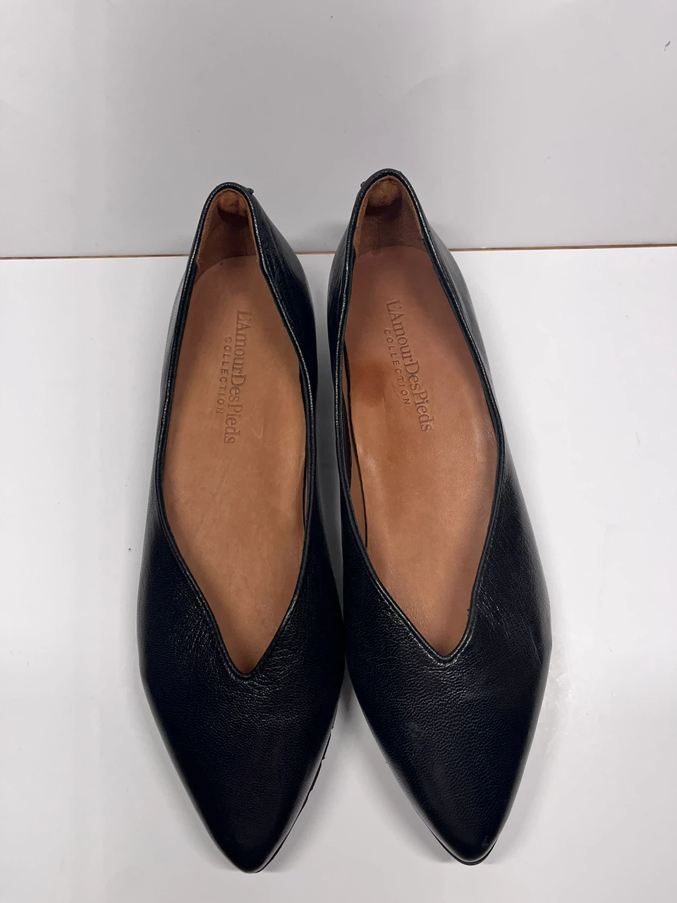 Black leather pointed-toe ballet flats - photo 2