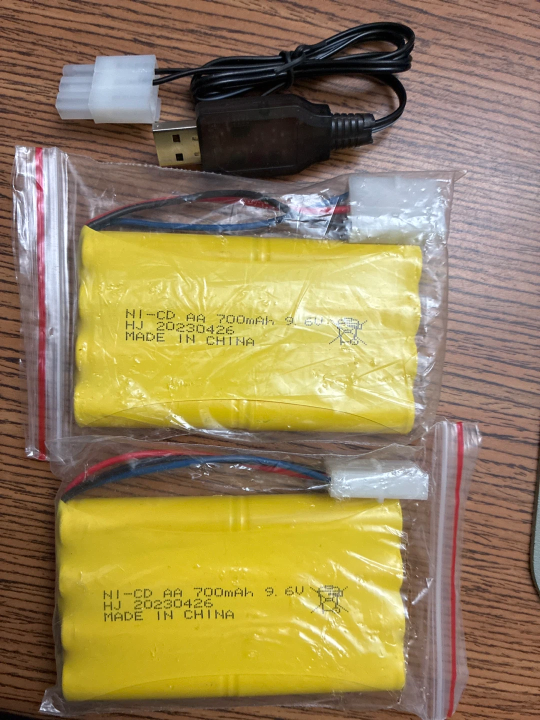 2x Ni-CD AA 700mAh 9.6V Battery Packs with USB Charger