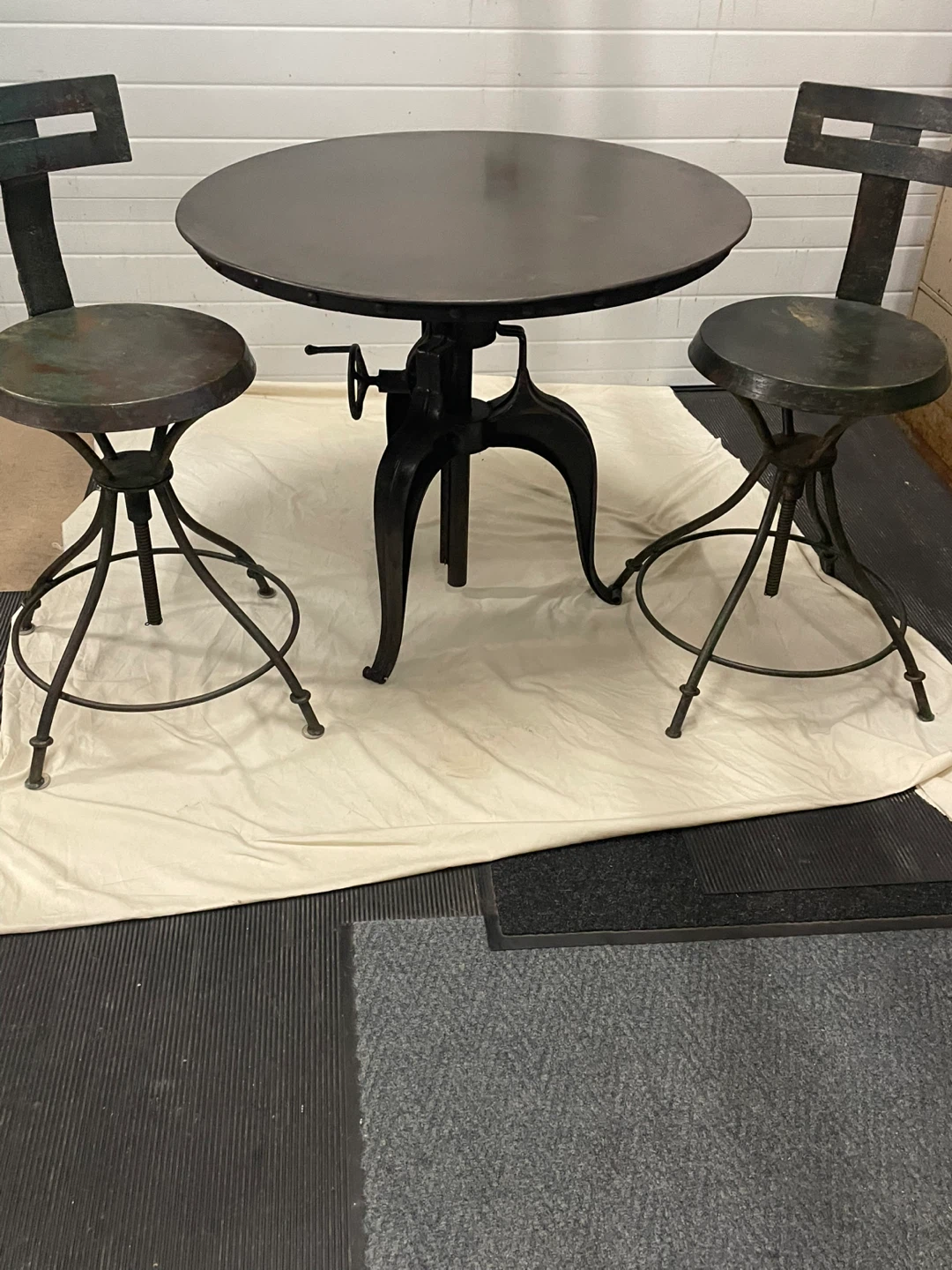 Metal round table adjustable. 8 chairs adjustable - photo 5